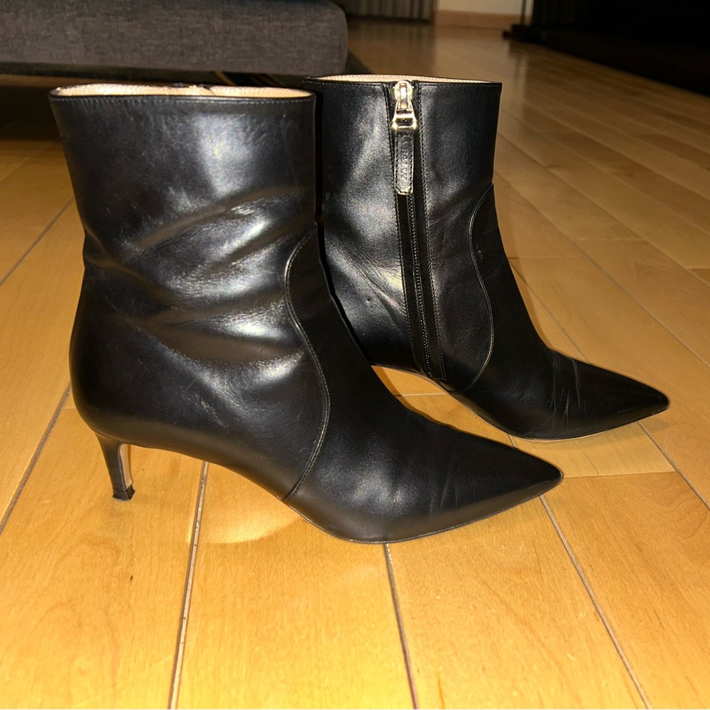 Bally Switzerland leather Black Ankle pointy boot size 35